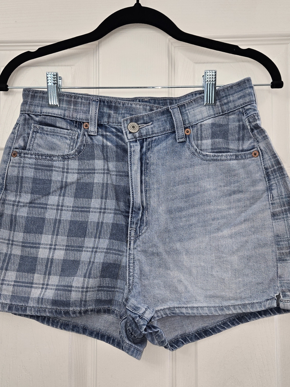 American Eagle High Rise Mom Plaid & Washed Light Blue Denim Shorts; Size 2